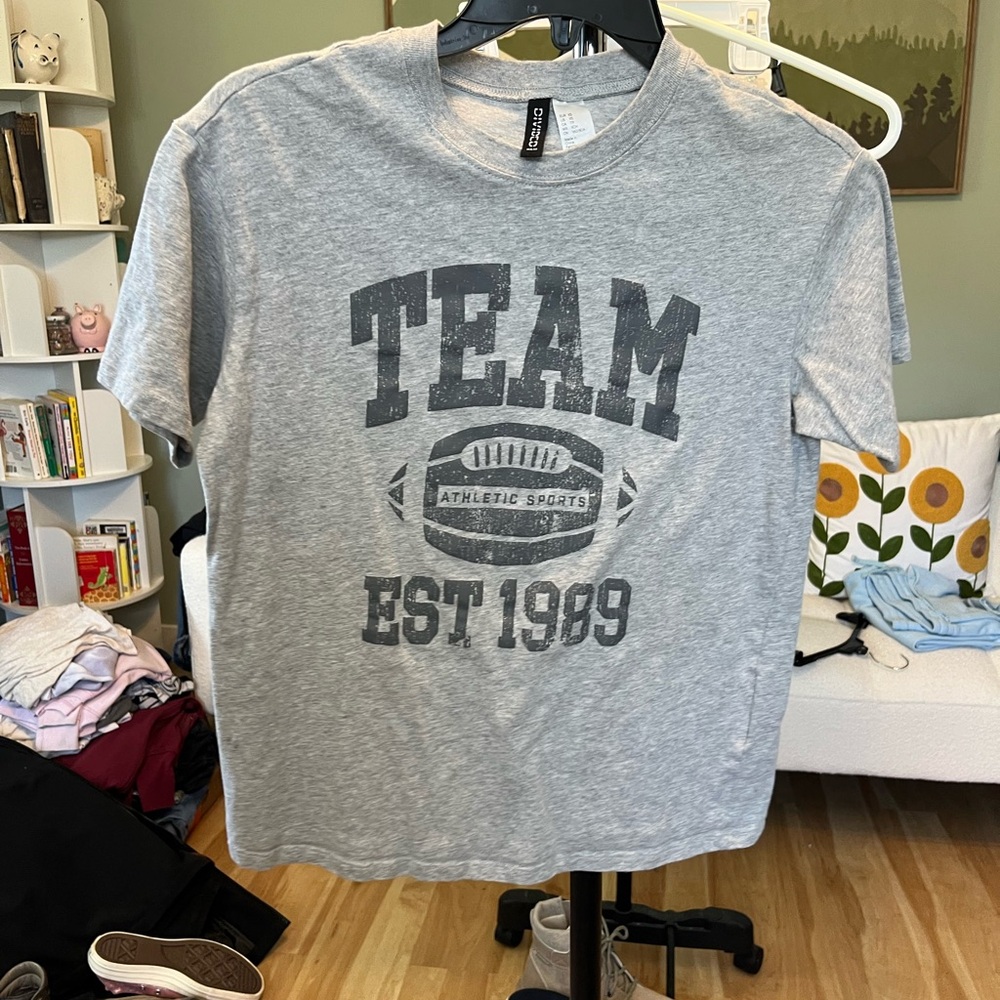 H&M Gray Distressed 'TEAM' Graphic Tee